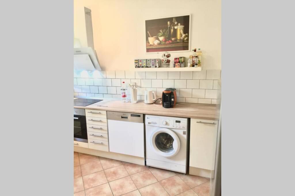 Apartment 120 Qm -3 Schlafzimmer-2 Baeder- Fuer 7 Gaeste Dusseldorf Bagian luar foto
