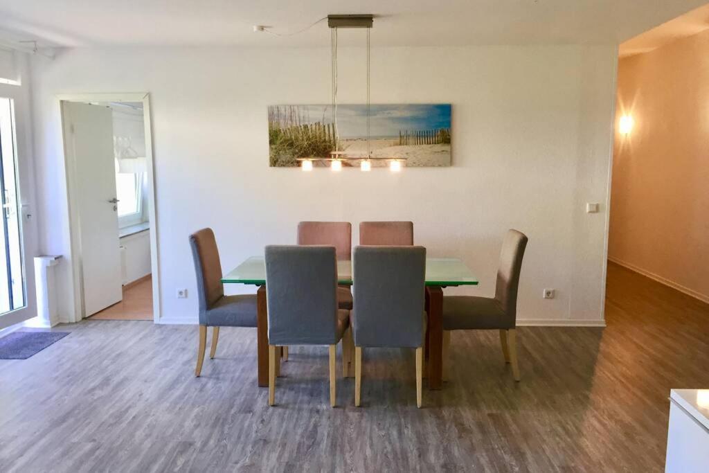 Apartment 120 Qm -3 Schlafzimmer-2 Baeder- Fuer 7 Gaeste Dusseldorf Bagian luar foto