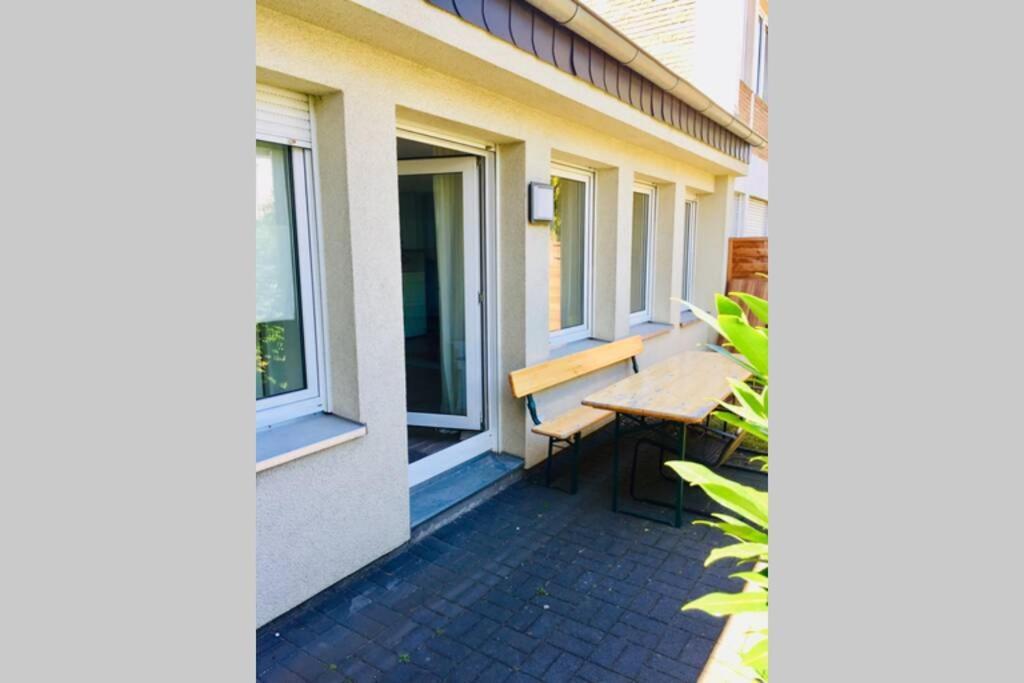 Apartment 120 Qm -3 Schlafzimmer-2 Baeder- Fuer 7 Gaeste Dusseldorf Bagian luar foto